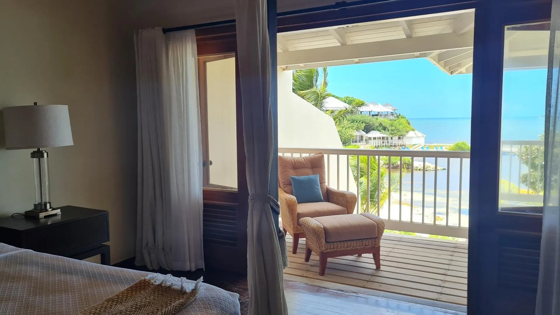 Villa Beautiful 2 Bedroom Beach House - Nonsuch Bay